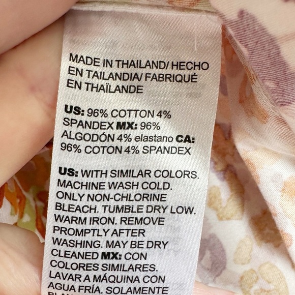 Chicos No Iron Multicolor Print Button Front Pullover Size 2 Orange Red Purple - Picture 8 of 8